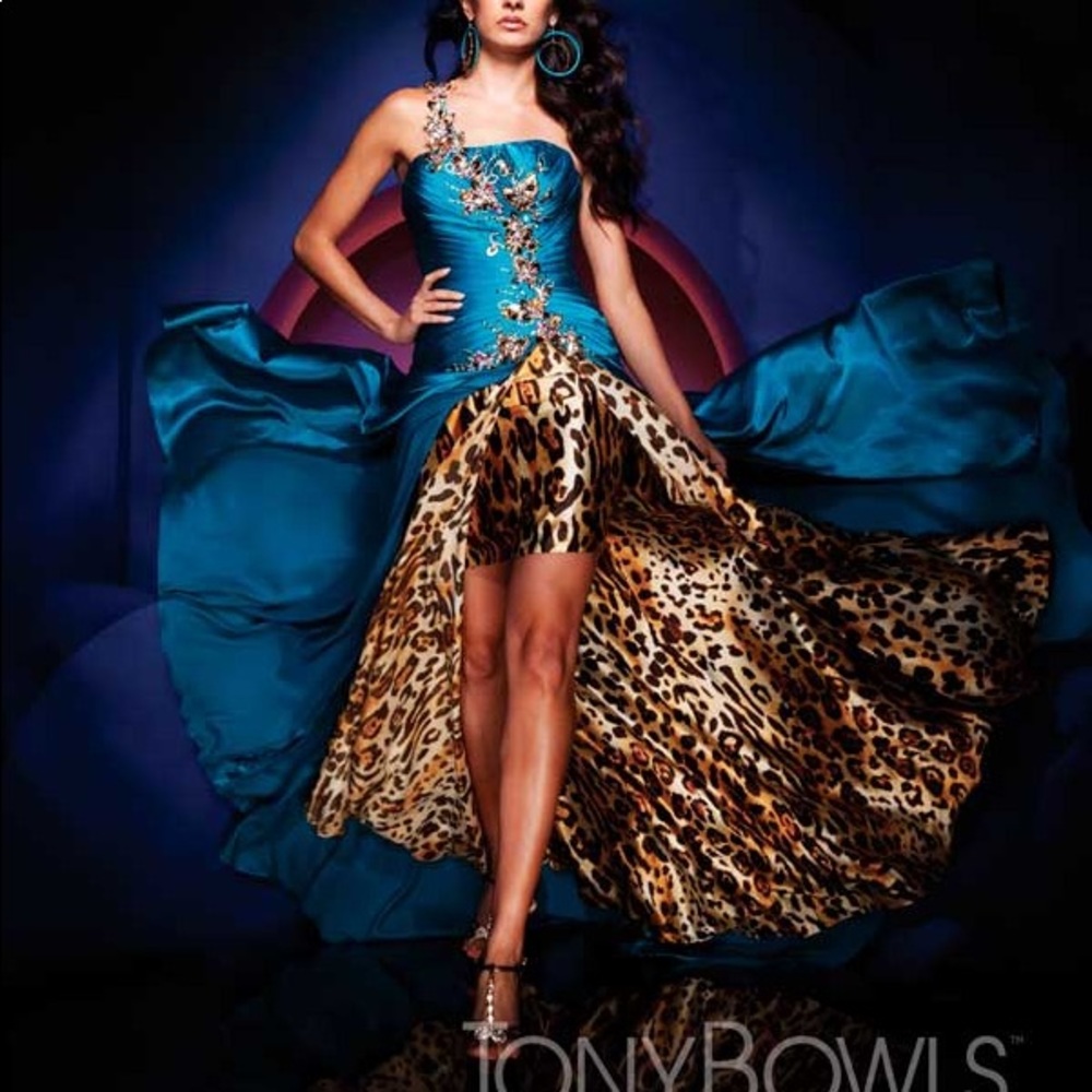 TONY BOWLS Prom Dress